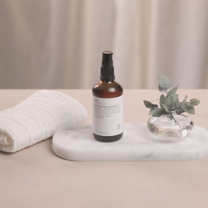 a video showing how to apply kalahari dream cleansing oil